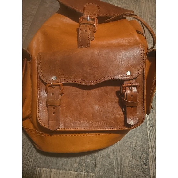 leather backpack - Picture 4 of 8